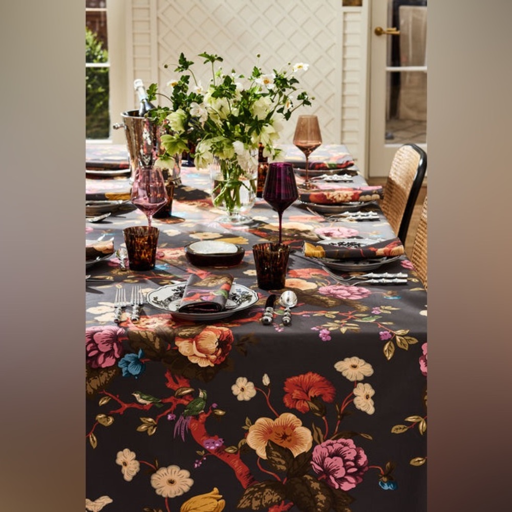 TUCKERNUCK HOME Baroque Floral Tablecloth NWOT - Picture 2 of 10